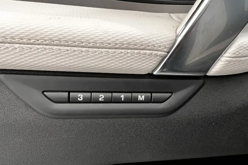 Land Rover Discovery Sport din 2024 cu 9.707 km - oferta LAN132144 - foto 9