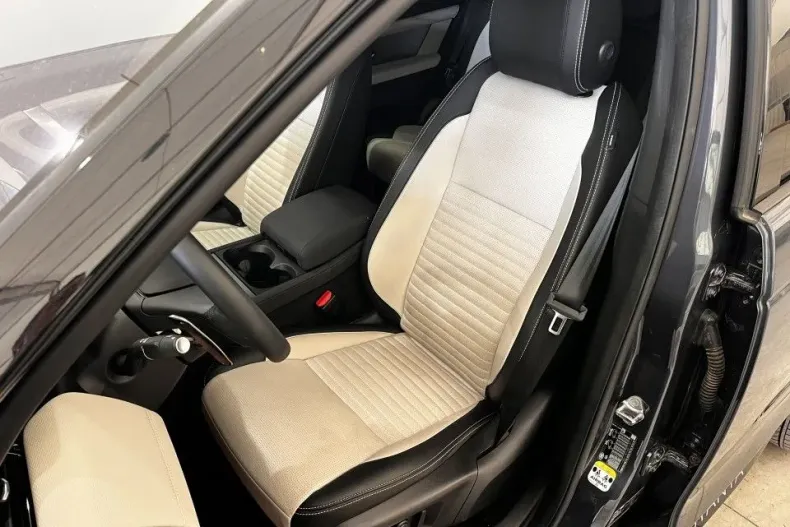 Land Rover Discovery Sport din 2024 cu 9.707 km - oferta LAN132144 - foto 11