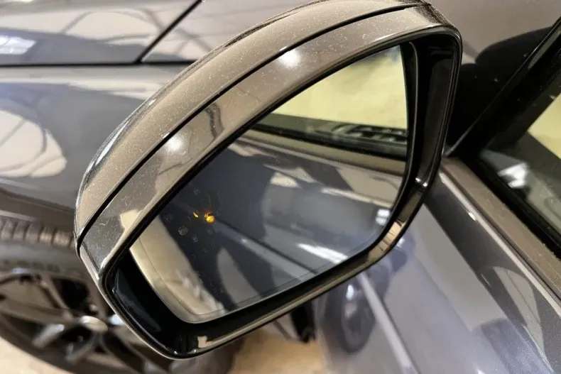 Land Rover Discovery Sport din 2024 cu 9.707 km - oferta LAN132144 - foto 12