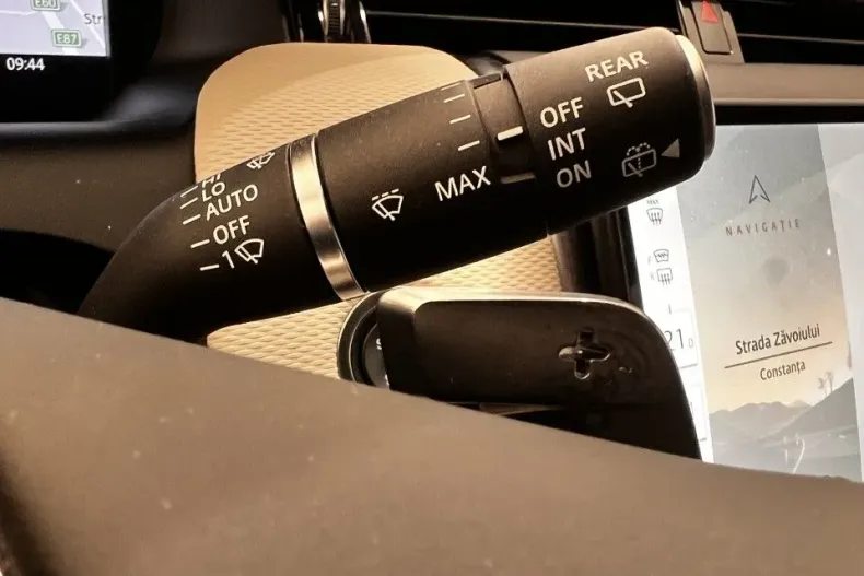 Land Rover Discovery Sport din 2024 cu 9.707 km - oferta LAN132144 - foto 28