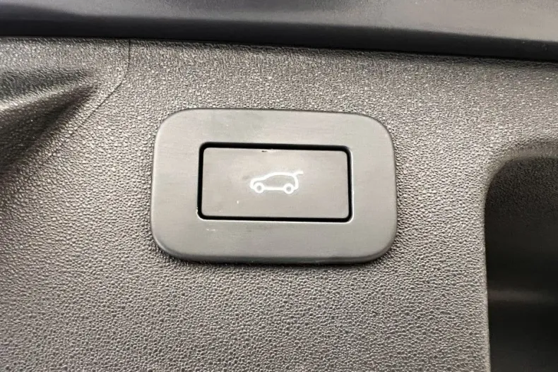 Land Rover Discovery Sport din 2024 cu 9.707 km - oferta LAN132144 - foto 30