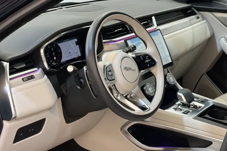 Jaguar F-Pace din 2024 cu 10.752 km - oferta JAG132146 - foto 5