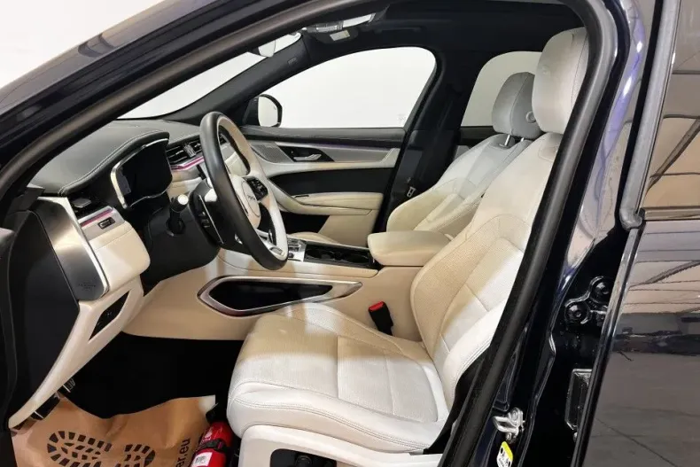 Jaguar F-Pace din 2024 cu 10.752 km - oferta JAG132146 - foto 6