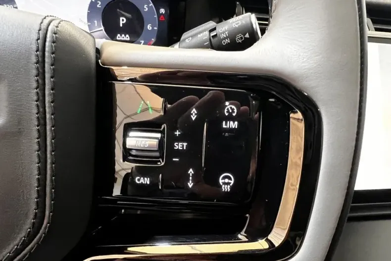 Land Rover Range Rover Velar din 2024 cu 16.392 km - oferta LAN132156 - foto 18