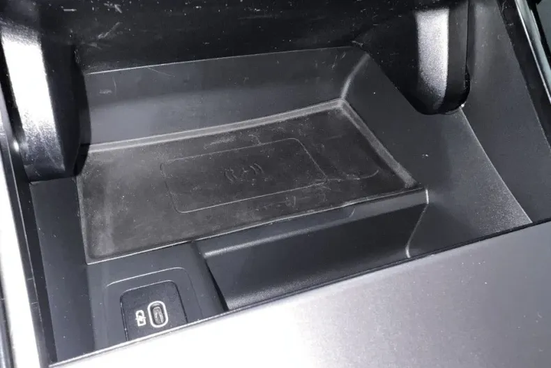 Land Rover Range Rover Velar din 2024 cu 16.392 km - oferta LAN132156 - foto 23