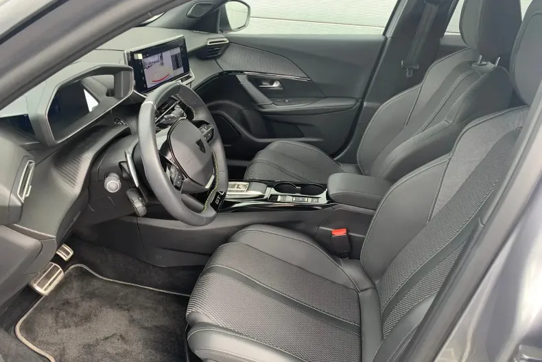 Peugeot 2008 din 2024 cu 5.900 km - oferta PEU132173 - foto 6