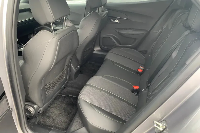 Peugeot 2008 din 2024 cu 5.900 km - oferta PEU132173 - foto 7