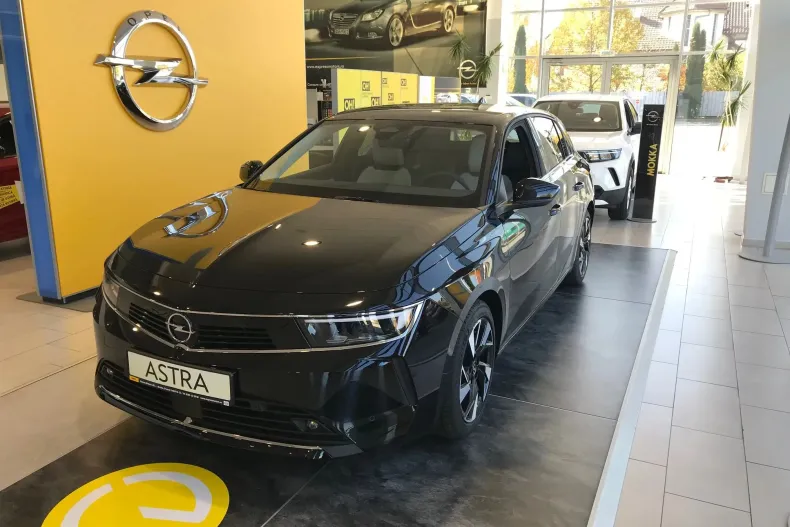 Opel Astra din 2022 cu 25.430 km - oferta OPE132180 - foto 1