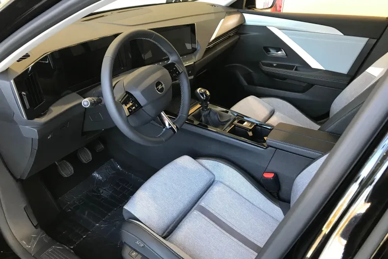 Opel Astra din 2022 cu 25.430 km - oferta OPE132180 - foto 5