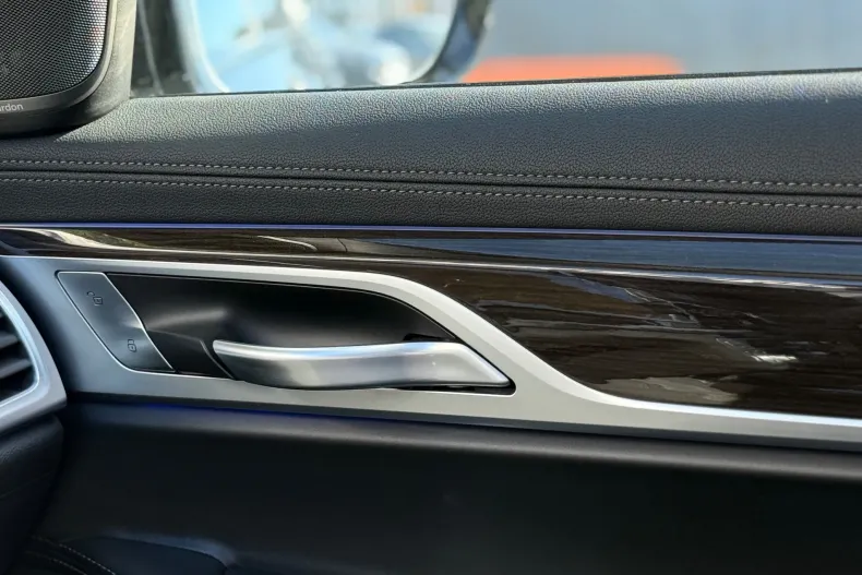 BMW Seria 7 din 2022 cu 76.681 km - oferta BMW132185 - foto 21