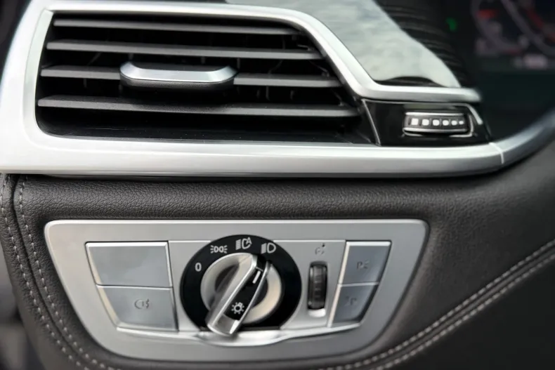 BMW Seria 7 din 2019 cu 99.800 km - oferta BMW132198 - foto 14