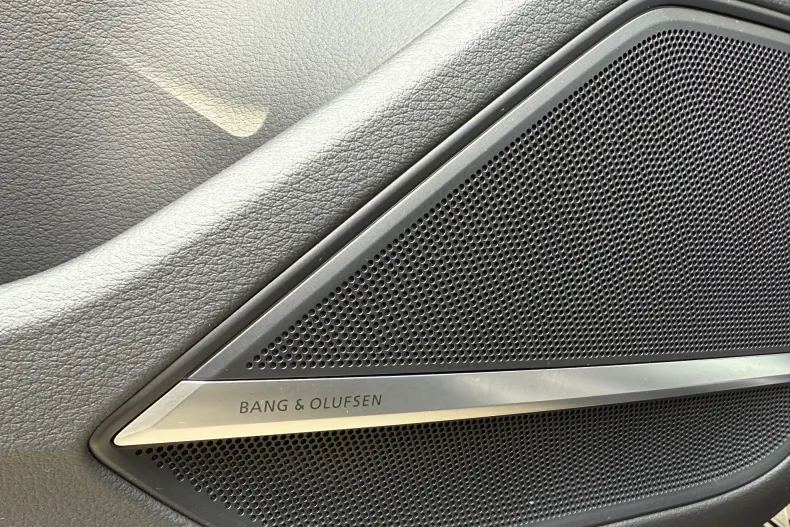 Audi A8 din 2023 cu 64.559 km - oferta AUD132219 - foto 27