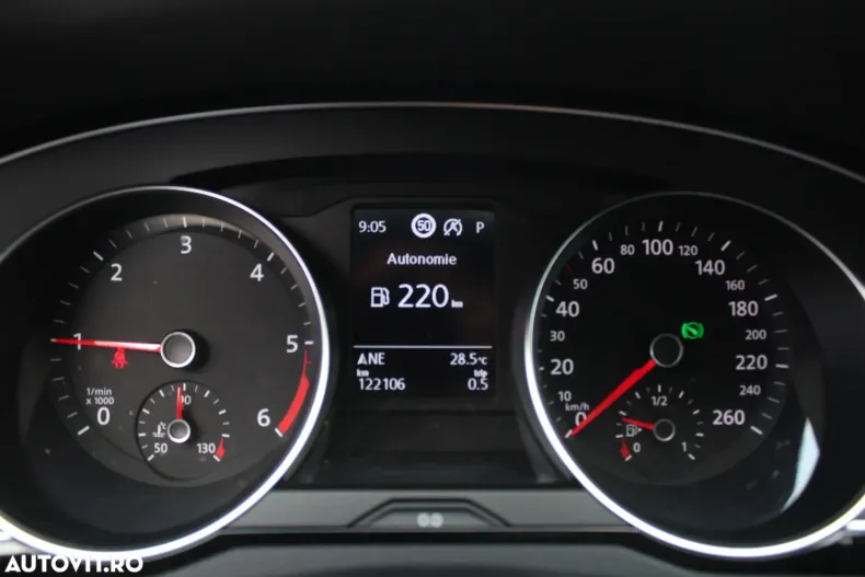 Volkswagen Passat din 2020 cu 124.135 km - oferta VOL132238 - foto 12