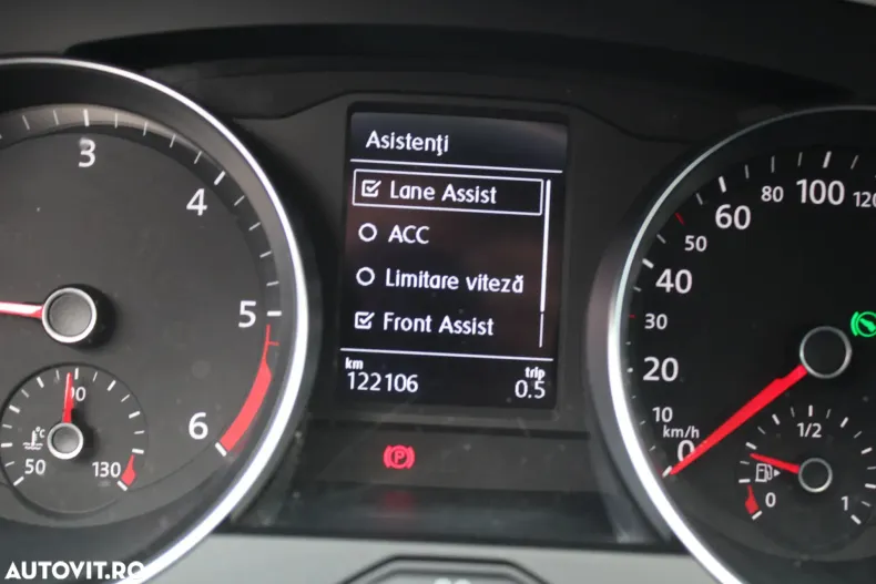Volkswagen Passat din 2020 cu 124.135 km - oferta VOL132238 - foto 13