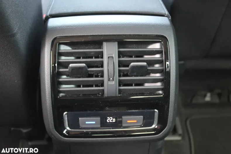 Volkswagen Passat din 2020 cu 124.135 km - oferta VOL132238 - foto 18