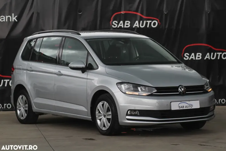 Volkswagen Touran din 2023 cu 18.941 km - oferta VOL132244 - foto 4