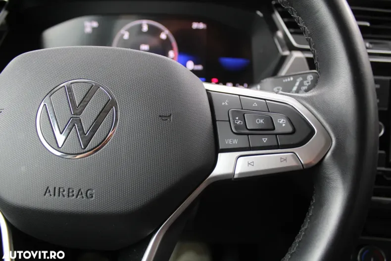 Volkswagen Touran din 2023 cu 18.941 km - oferta VOL132244 - foto 7