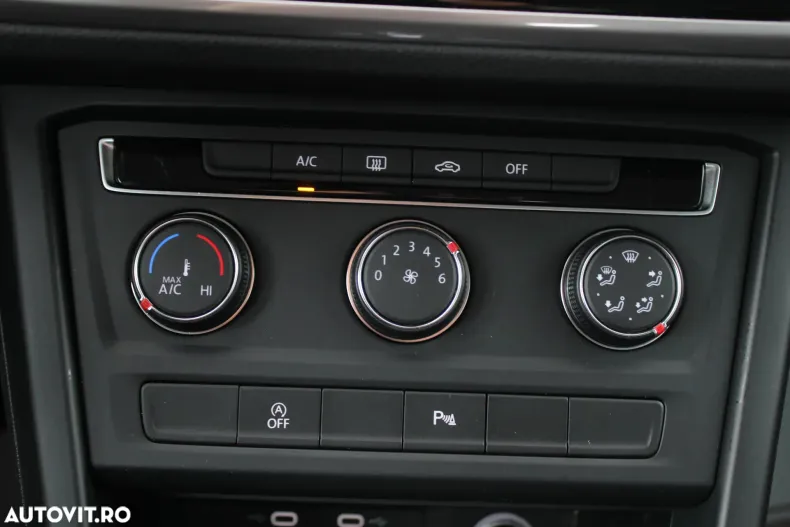 Volkswagen Touran din 2023 cu 18.941 km - oferta VOL132244 - foto 8