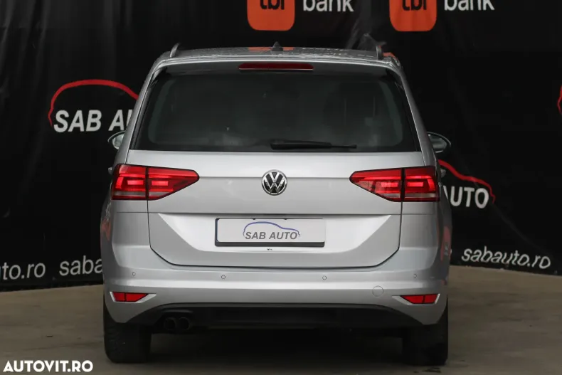 Volkswagen Touran din 2023 cu 18.941 km - oferta VOL132244 - foto 16