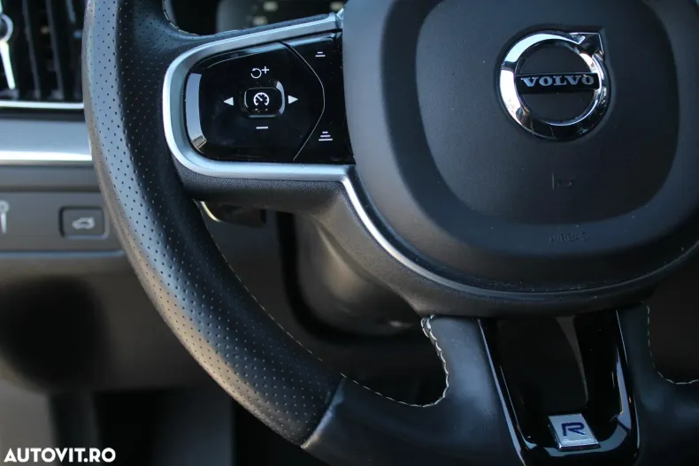 Volvo XC60 din 2019 cu 67.494 km - oferta VOL132256 - foto 7