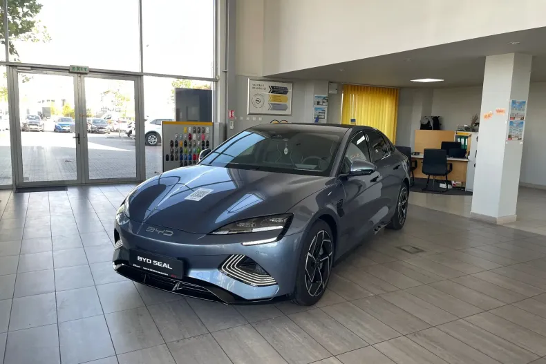 BYD SEAL din 2025 cu 1 km - oferta BYD132297 - foto 1