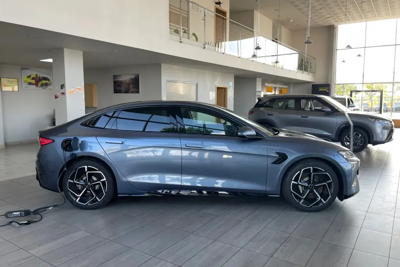 BYD SEAL din 2025 cu 1 km - oferta BYD132297 - foto 3