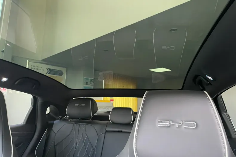 BYD SEAL din 2025 cu 1 km - oferta BYD132297 - foto 13