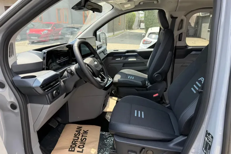 Ford Tourneo Custom din 2025 cu 1 km - oferta FOR132302 - foto 8