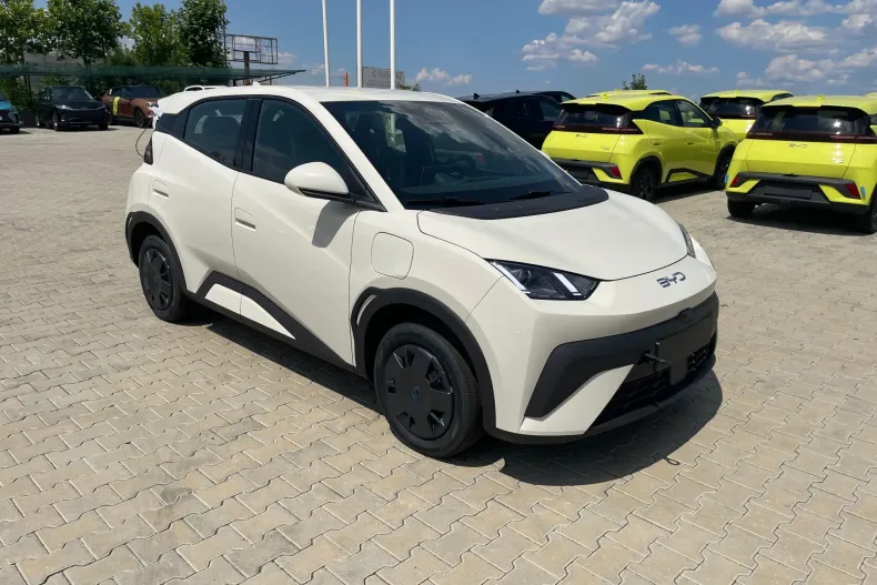 BYD DOLPHIN din 2025 cu 1 km - oferta BYD132305 - foto 3