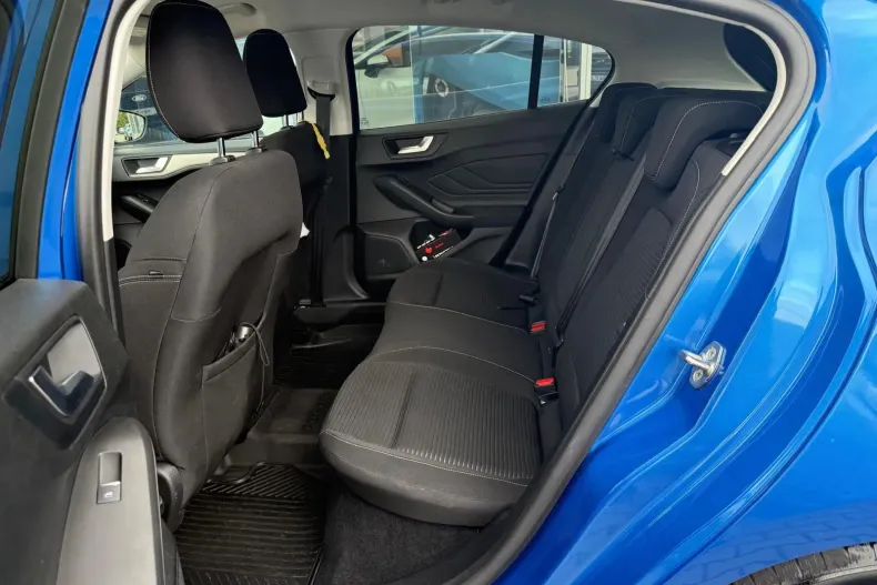 Ford Focus din 2024 cu 15.400 km - oferta FOR132307 - foto 6