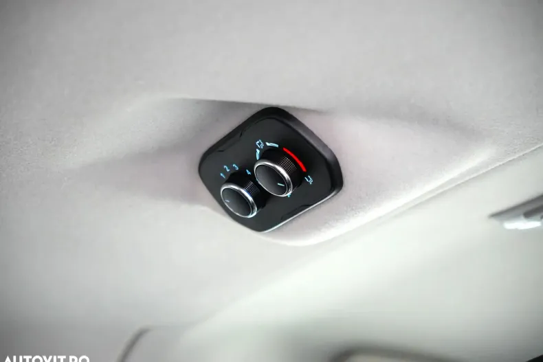 Ford Transit Custom din 2019 cu 133.000 km - oferta FOR132327 - foto 12