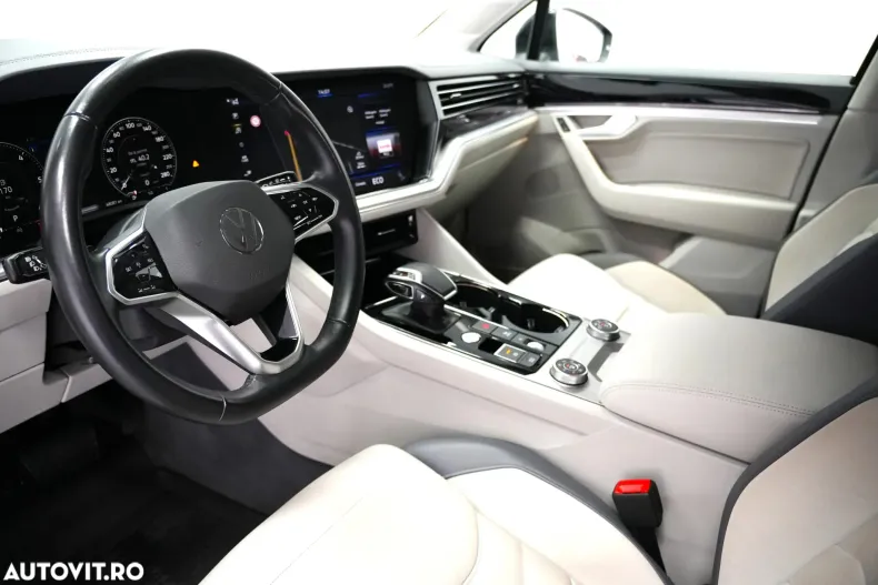 Volkswagen Touareg din 2023 cu 43.000 km - oferta VOL132339 - foto 8