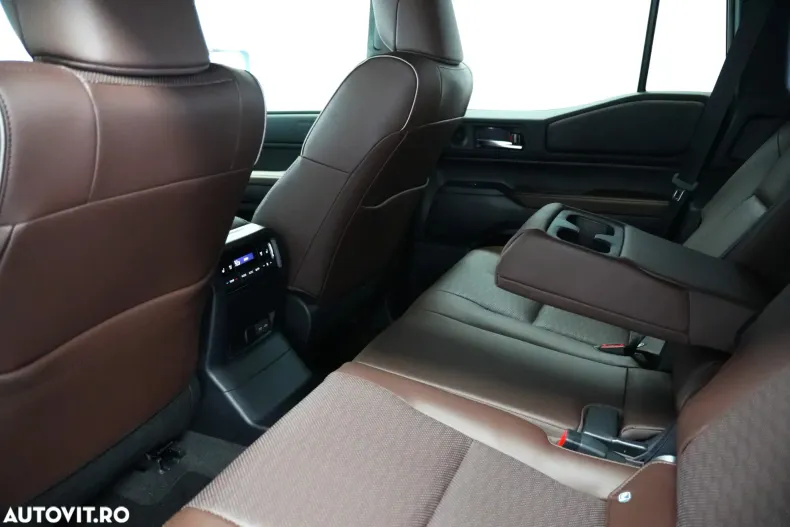 Toyota Land Cruiser din 2024 cu 10 km - oferta TOY132348 - foto 9