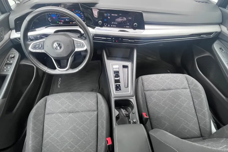 Volkswagen Golf din 2023 cu 42.437 km - oferta VOL132367 - foto 7