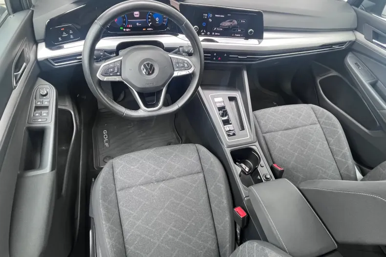 Volkswagen Golf din 2023 cu 42.437 km - oferta VOL132367 - foto 8