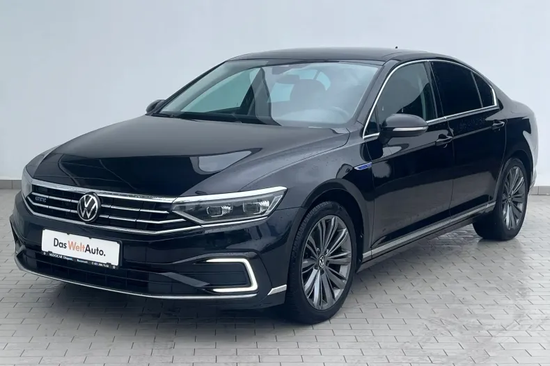 Volkswagen Passat din 2021 cu 158.137 km - oferta VOL132369 - foto 1