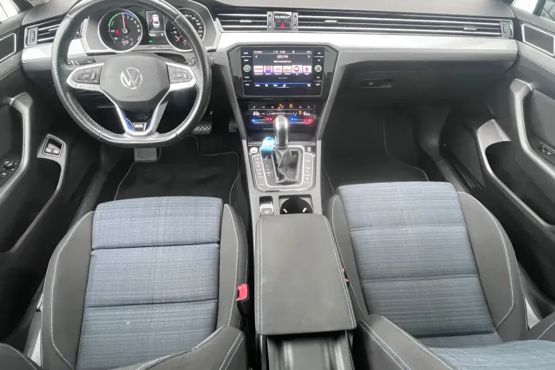 Volkswagen Passat din 2021 cu 158.137 km - oferta VOL132369 - foto 6