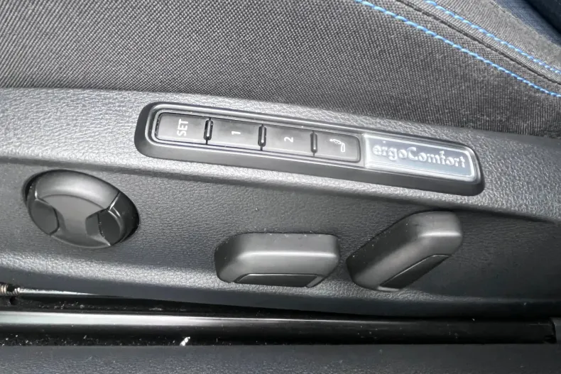 Volkswagen Passat din 2021 cu 158.137 km - oferta VOL132369 - foto 12