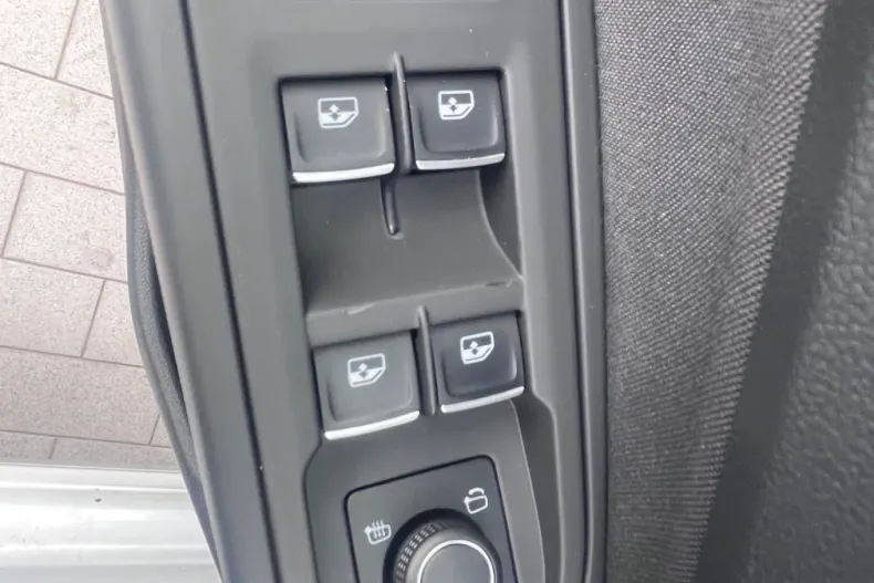 Volkswagen Golf din 2022 cu 134.005 km - oferta VOL132376 - foto 9