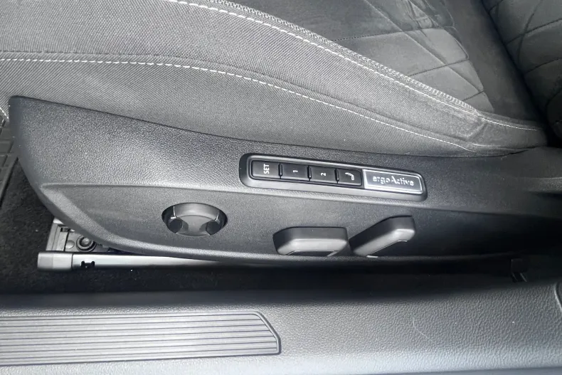 Volkswagen Golf din 2022 cu 134.005 km - oferta VOL132376 - foto 11