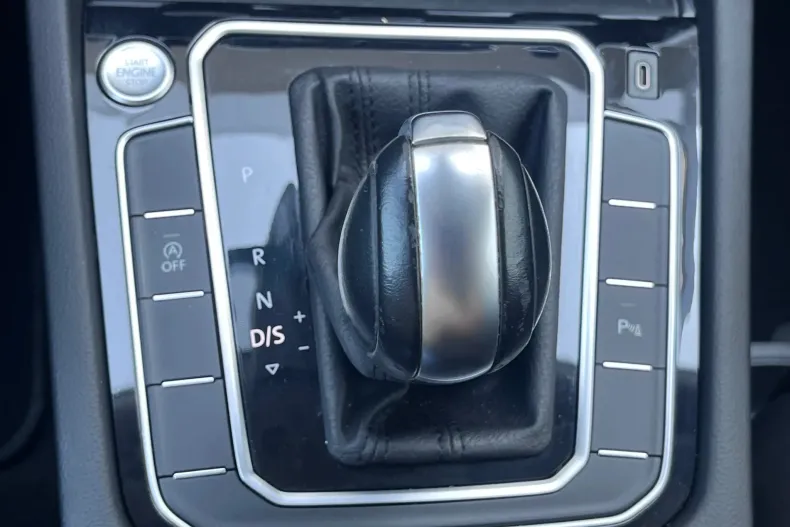 Volkswagen Passat din 2020 cu 95.911 km - oferta VOL132378 - foto 20