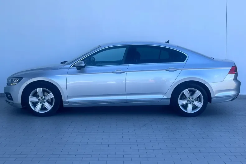 Volkswagen Passat din 2020 cu 99.265 km - oferta VOL132380 - foto 3