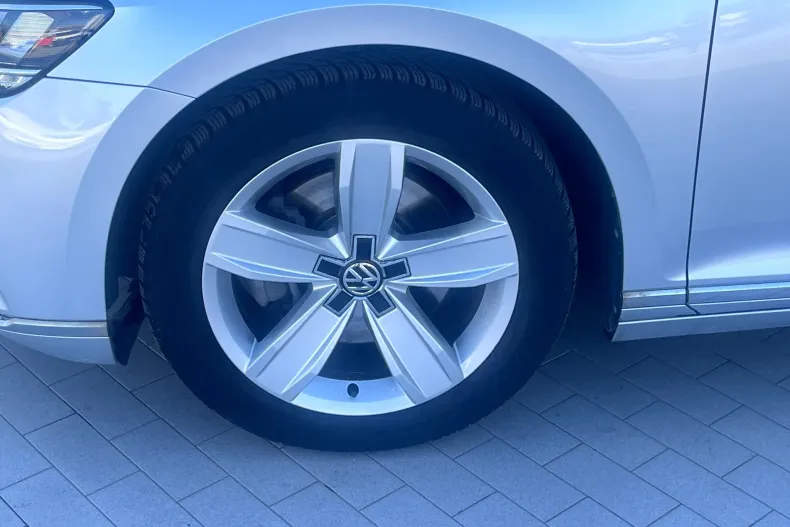 Volkswagen Passat din 2020 cu 99.265 km - oferta VOL132380 - foto 6