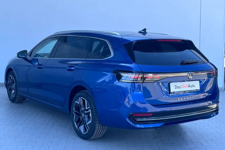 Volkswagen Passat din 2025 cu 6.500 km - oferta VOL132381 - foto 4