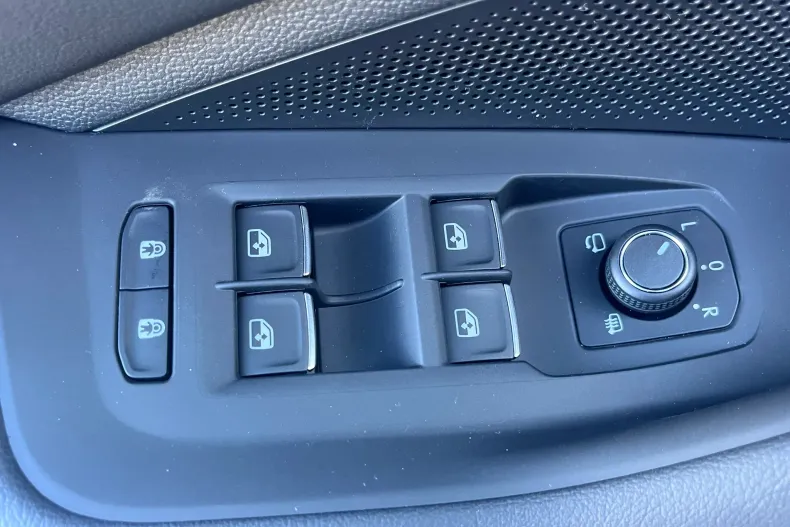 Volkswagen Passat din 2025 cu 6.500 km - oferta VOL132381 - foto 15