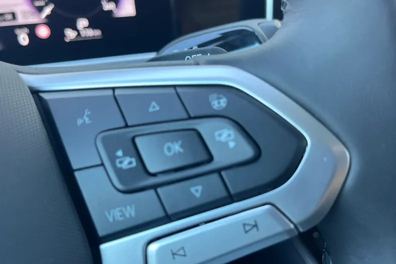 Volkswagen Passat din 2025 cu 6.500 km - oferta VOL132381 - foto 17