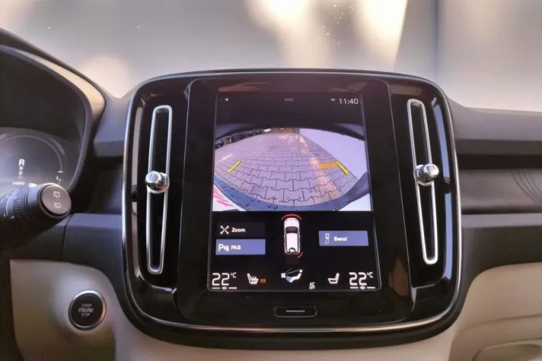 Volvo XC40 din 2023 cu 27.964 km - oferta VOL132390 - foto 7