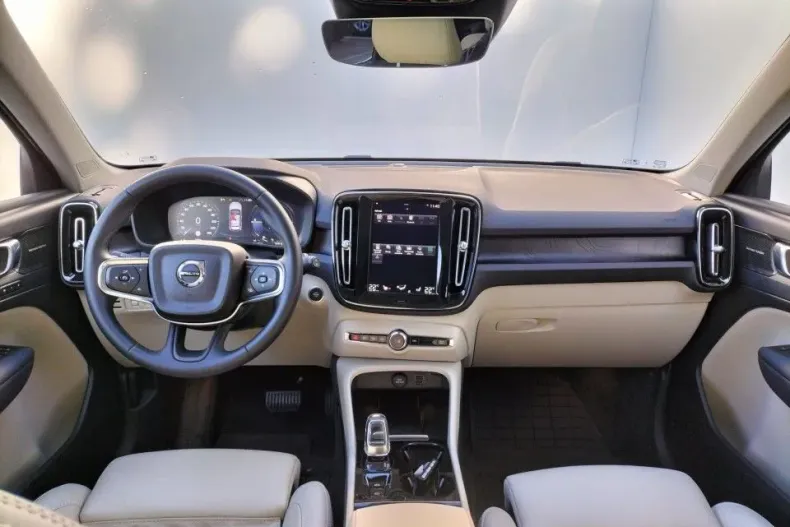 Volvo XC40 din 2023 cu 27.964 km - oferta VOL132390 - foto 10