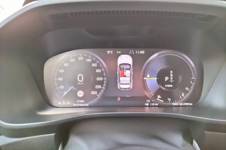 Volvo XC40 din 2023 cu 27.964 km - oferta VOL132390 - foto 13