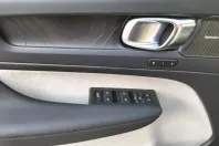 Volvo XC40 din 2023 cu 27.964 km - oferta VOL132390 - foto 16